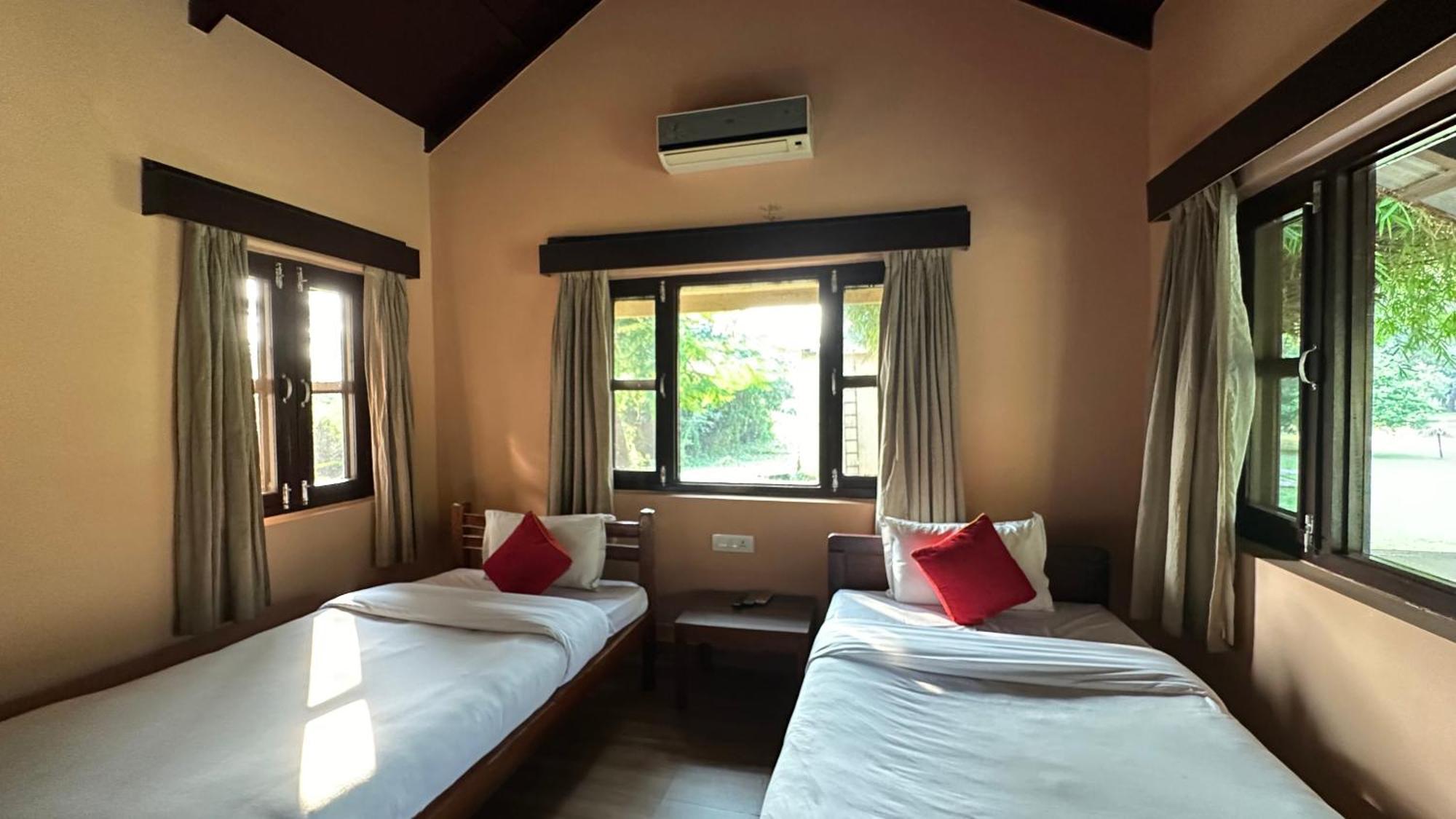 Lumbini Buddha Garden Resort Exterior foto
